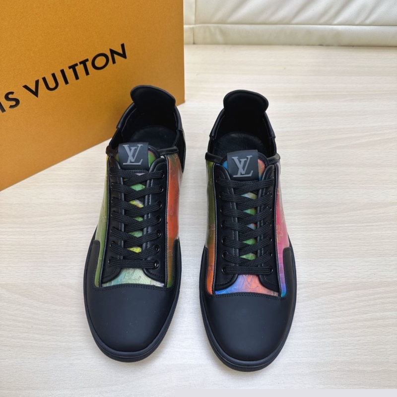 l**is V*t*n sneakers